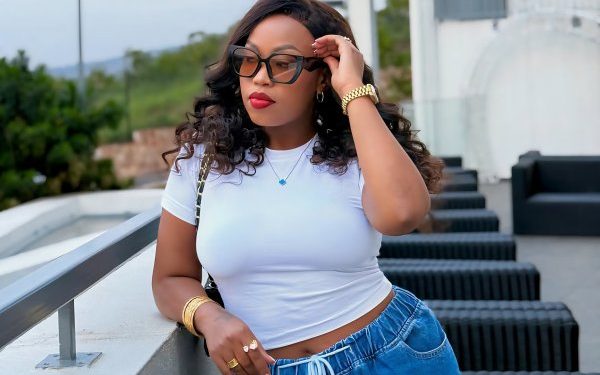 Umunyamakuru wa SK FM yibwe imodoka