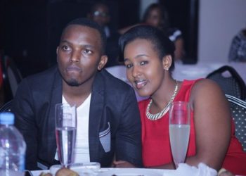 Umugore wa Tom Close yinjiye mu rugamba rwo guhangana n’abibasiye umugabo we