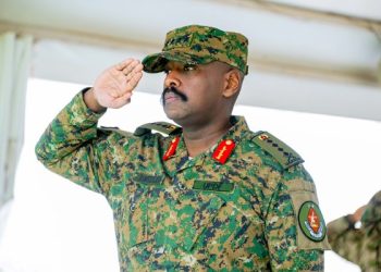 Gen Muhoozi warumaze imyaka irenga 20 atarakandagira i Kinshasa yongeye gusubirayo