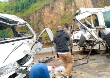 Karongi: Abantu 10 bakomerekeye mu mpanuka ya bisi ebyiri zagonganye