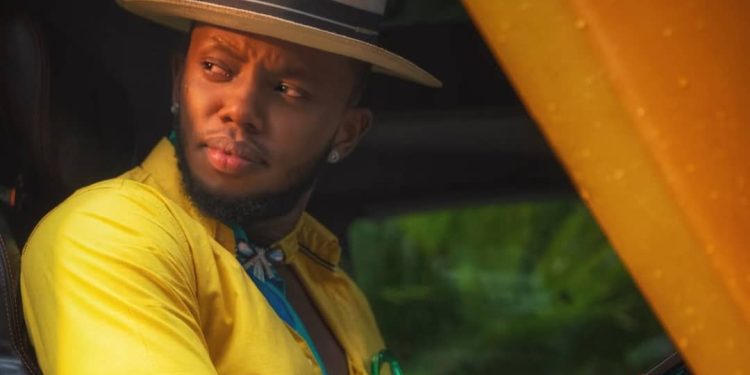 Inkuru ibabaje! Umuhanzi Chriss Eazy waruherutse gupfusha mama we yapfushije Nyirakuru