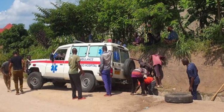 Ruhango: Ambulance yarigiye gutwara abantu bakomerekeye mu mpanuka yagonze umwana w’imyaka 8 ahita yitaba Imana