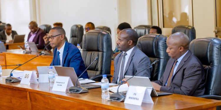 Abadepite ntibumva uburyo hari imigano yatewe ku muhanda igatwara miliyoni 12 Frw ariko ubu bikaba nta n’umwe uhari