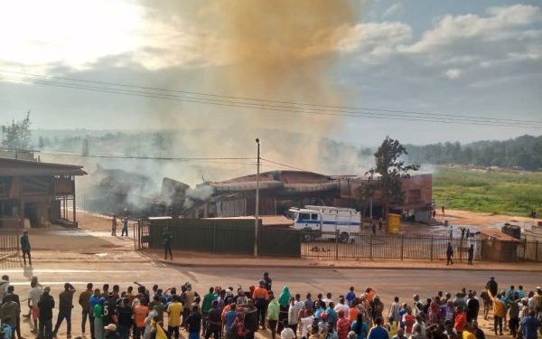 Gisozi: Inyubako zegereye agakiriro zubatswe mu kajagari zigiye gusenywa