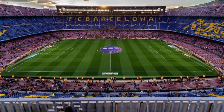 FC Barcelona imikono yose yateganyaga gukinira ku kibuga cyayo yimuriwe ku kindi kibuga