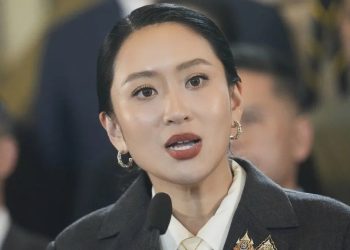 Thailand: Umu Minisitiri yegujwe azira kuvugana na mugenzi we kuri telefone