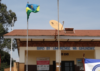 Rusizi: Gitifu na SEDO bateranye amagambo benda gufatana mu mashati