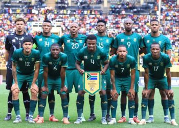 Ikipe y’igihugu y’Afurika y’Epfo iri mu mazi abira nyuma yo gukora amayeri bikanga kuyihira