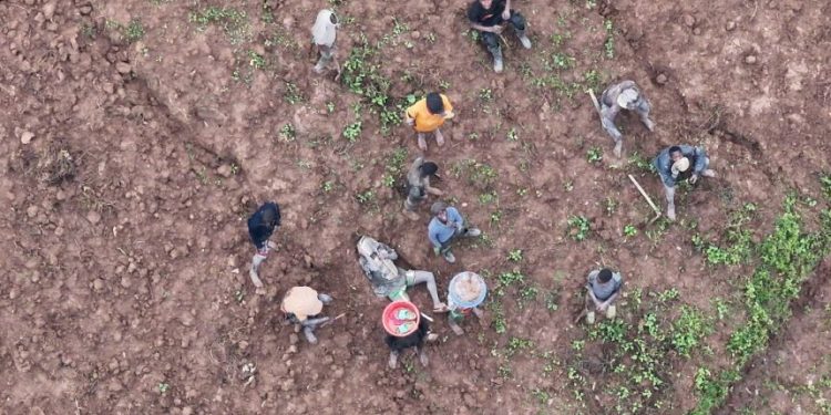 Musanze: Abahoraga baribata imyaka y’abaturage ngo bashaka zahabu baguwe gitumo na Drone