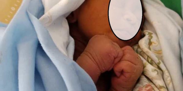 Musanze: Umwana w’uruhinja yatawe mu mugezi Imana ikinga akaboko