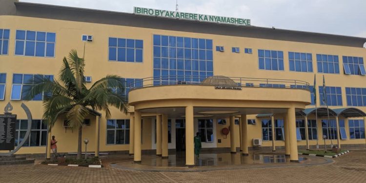 Nyamasheke: Abaturage barembejwe n’inshyi bakubitwa na Mudugudu wabo