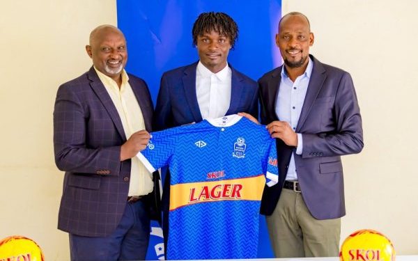 Ntibigeze bampa ni 100 y’itike – Rayon Sport yabaye bihemu nyuma yo guhamagaza umukinnyi ikamuca amazi