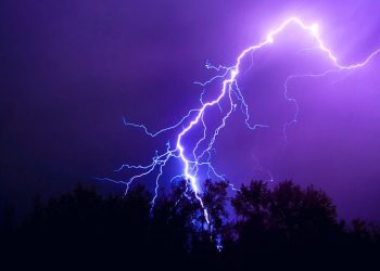 Rusizi: Umusore yagiye gusoroma icyayi inkuba iramukubita