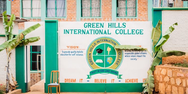 Abanyeshuri 25 bo mu ishuri rya Green Hills batawe muri yombi bakekwaho gutwika ibiro by’umuyobozi wabo