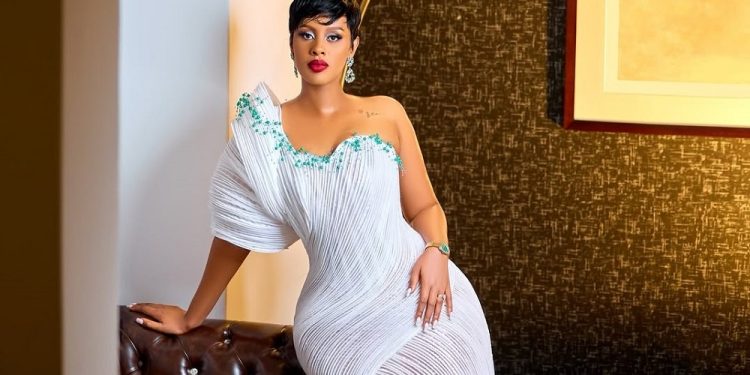 Alliah Cool yikomye umunyamakuru wa Isibo FM wamwibasiye ku mbuga nkoranyambaga