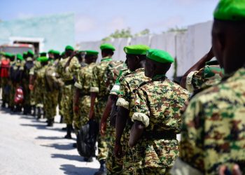 Burundi: Abasirikare bahanishijwe kugenda igihugu cyose n’amaguru bibarambiye bakuramo inkweto