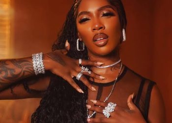 Tiwa Savage kuri ubu ufite imyaka 45 yavuze ko aho bigeze yifuza umugabo