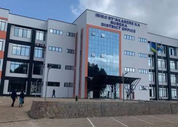 Burera: Abaturage bakubise umusore baramwica