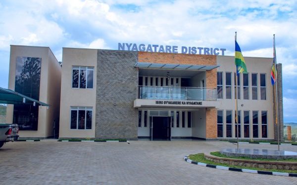 Nyagatare: Umugore yacunze umugabo we aryamye amutwika igitsina