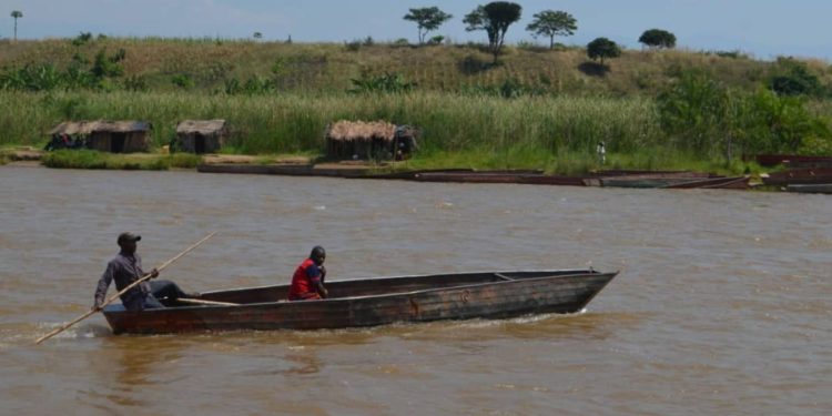 Abasirikare b’u Burundi barashe umuhinzi wari ugiye guhinga