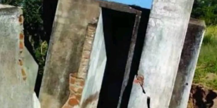 Zambia: Umugabo yagiye mu bwiherero bumugwa hejuru