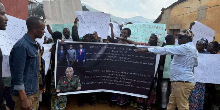 Karongi: Impunzi z’abanyekongo zakoze imyigaragambyo