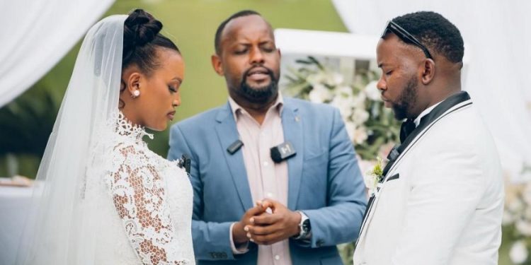 Umunyamakurukazi Tessy yasezeranye imbere y’imana -Amafoto