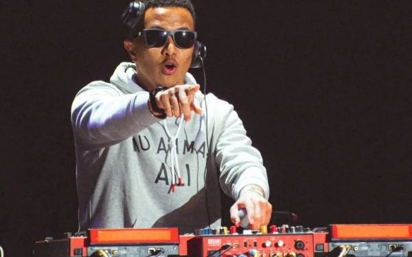 Dj Toxxyk uherutse kugonga umu polisi agapfa ibye bifashe indi ntera nyuma yo gusanga nta  ruhushya rwo gutwara agira