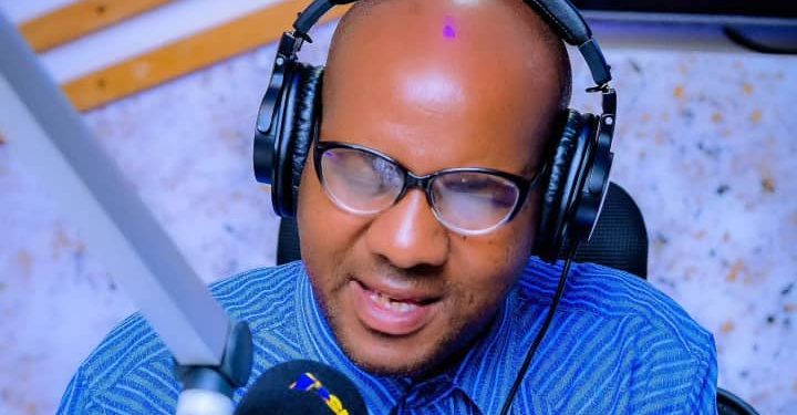 Leonidas Ndayisaba wari umenyerewe mu biganiro by’imikino hano mu Rwanda yagiye ku yindi Radio