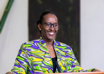 Madamu Jeannette Kagame yibukije abagore n’abakobwa kwita ku buzima bwabo no kwiyubaka bakamenya kwikunda