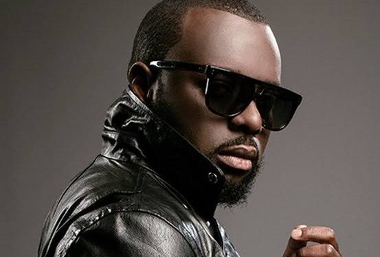 Umuhanzi Maître Gims ukomoka muri RDC wigeze gukora indirimbo yibasira Paul Kagame, yatawe muri yombi n’inzego z’umutekano zo mu Bufaransa